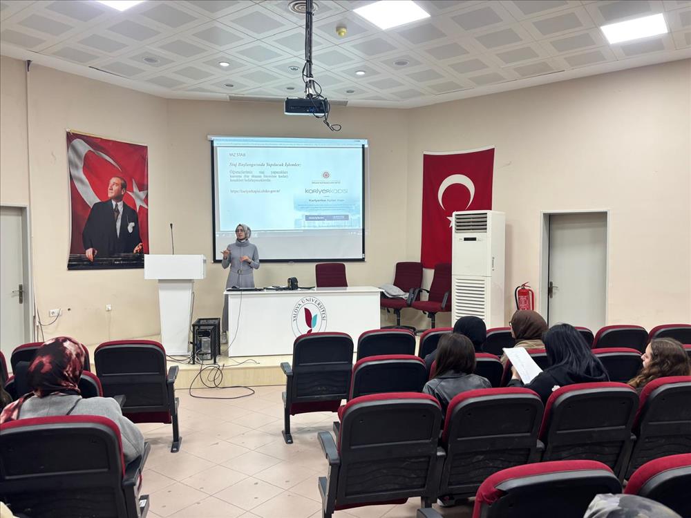 Yaz Stajı Bilgilendirme Toplantısı Gerçekleştirildi.